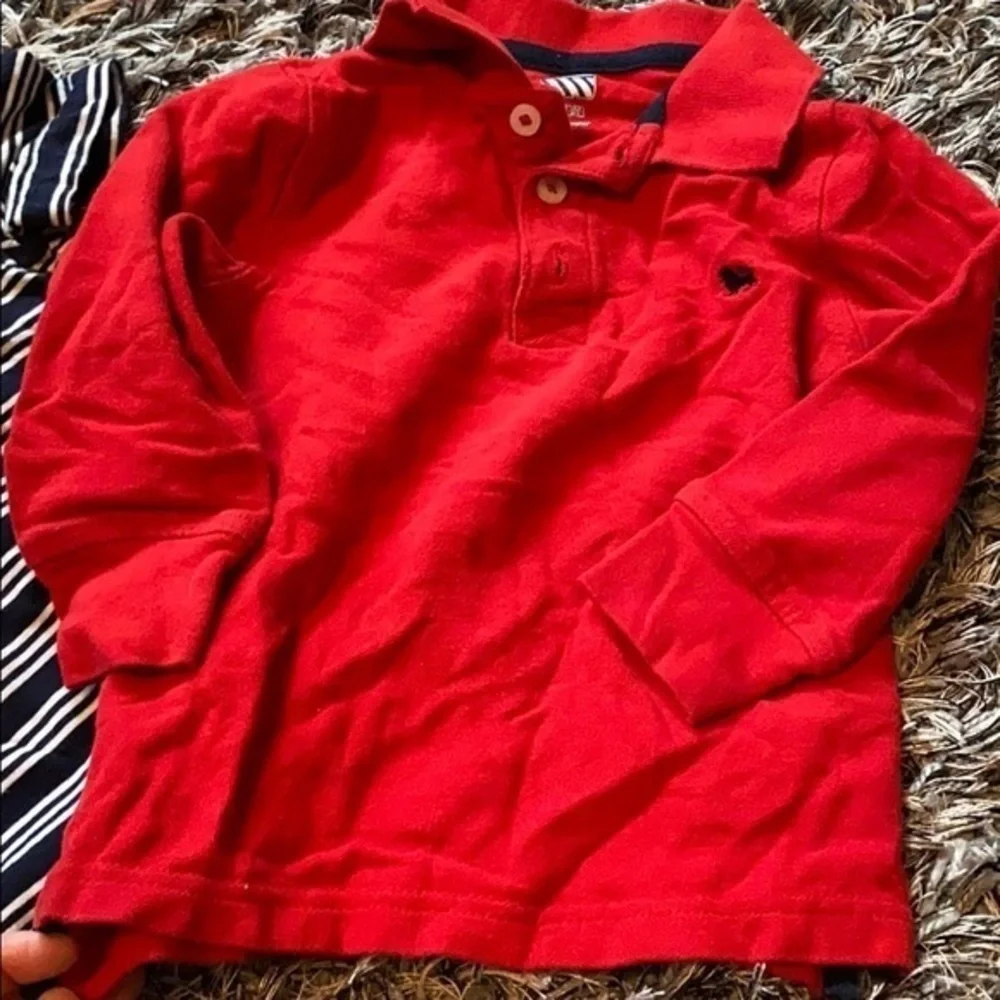 Old Navy collared shirt bundle 2T EUC.